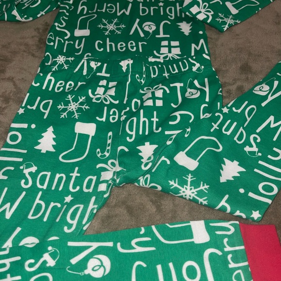 Carter’s Christmas PJs Size 7 (unisex) - Picture 5 of 7